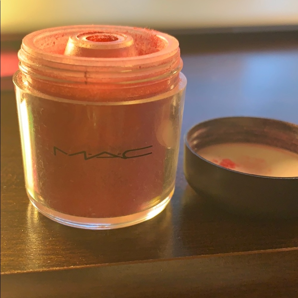MAC EYESHADOW